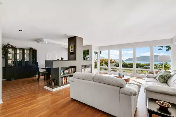 45 Sweetwater PL Lions Bay, BC V0N 2E0