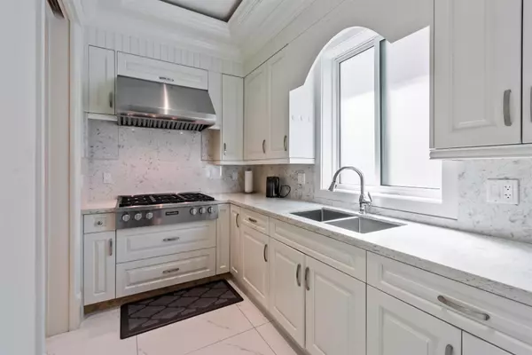 Richmond, BC V7A 2B8,8371 Mowbray RD