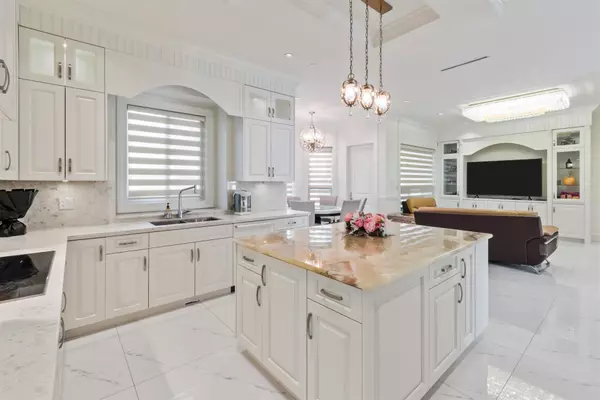 Richmond, BC V7A 2B8,8371 Mowbray RD