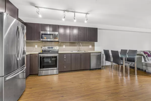 Surrey, BC V3W 0E8,13740 75a AVE #202