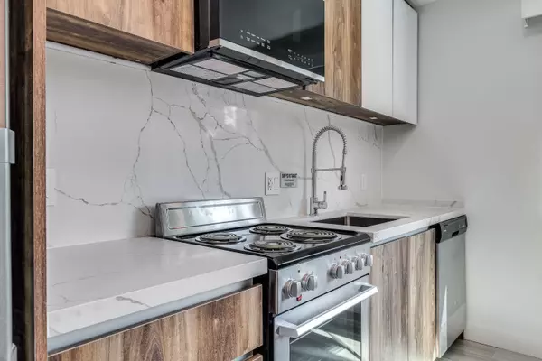 Vancouver, BC V6E 1L4,1168 Pendrell Street #402