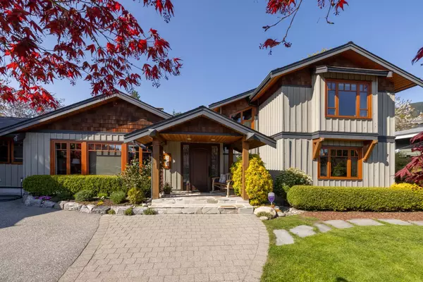 986 Tudor AVE, North Vancouver, BC V7R 1X7