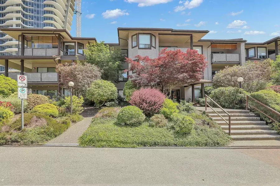 1460 Martin ST #202, White Rock, BC V4B 3W7