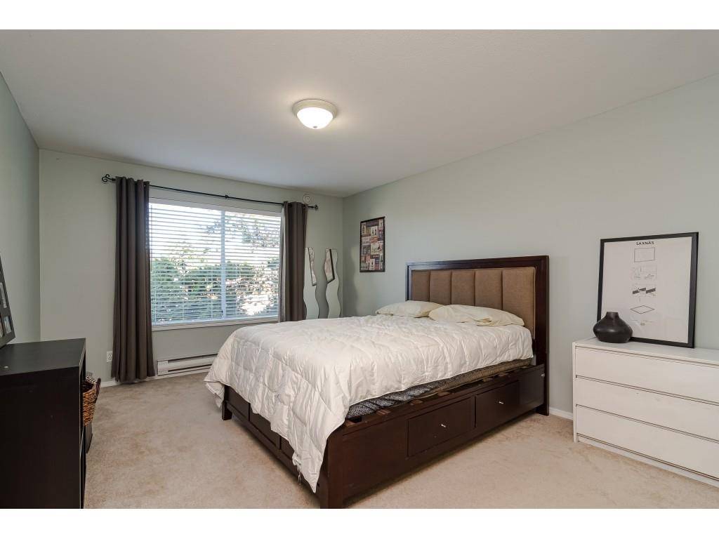 1369 George ST #204 White Rock, BC V4B 4A1