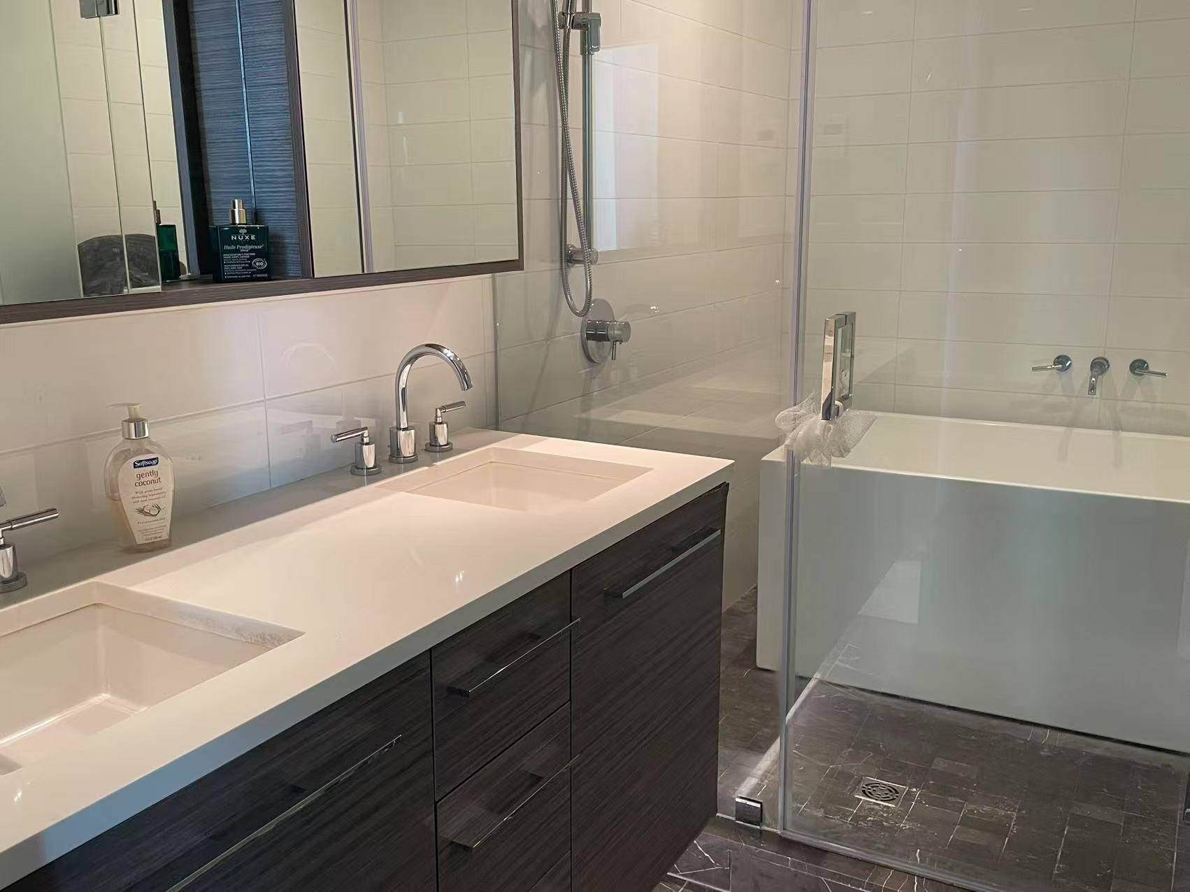 7488 Lansdowne RD #1802 Richmond, BC V7C 0B9