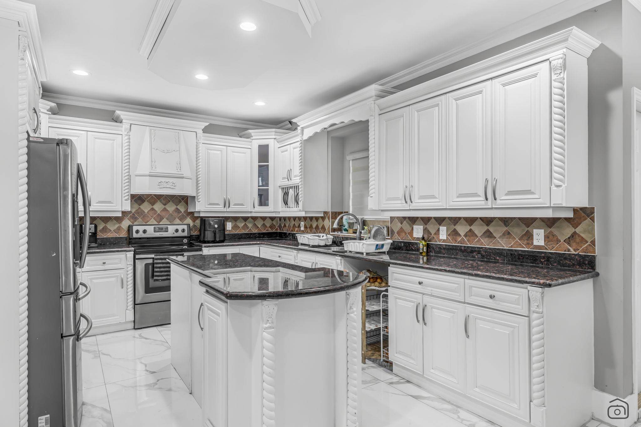 12565 69a AVE Surrey, BC V3W 1P9