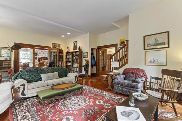 Hope, BC V0X 1L0,690 Fraser AVE