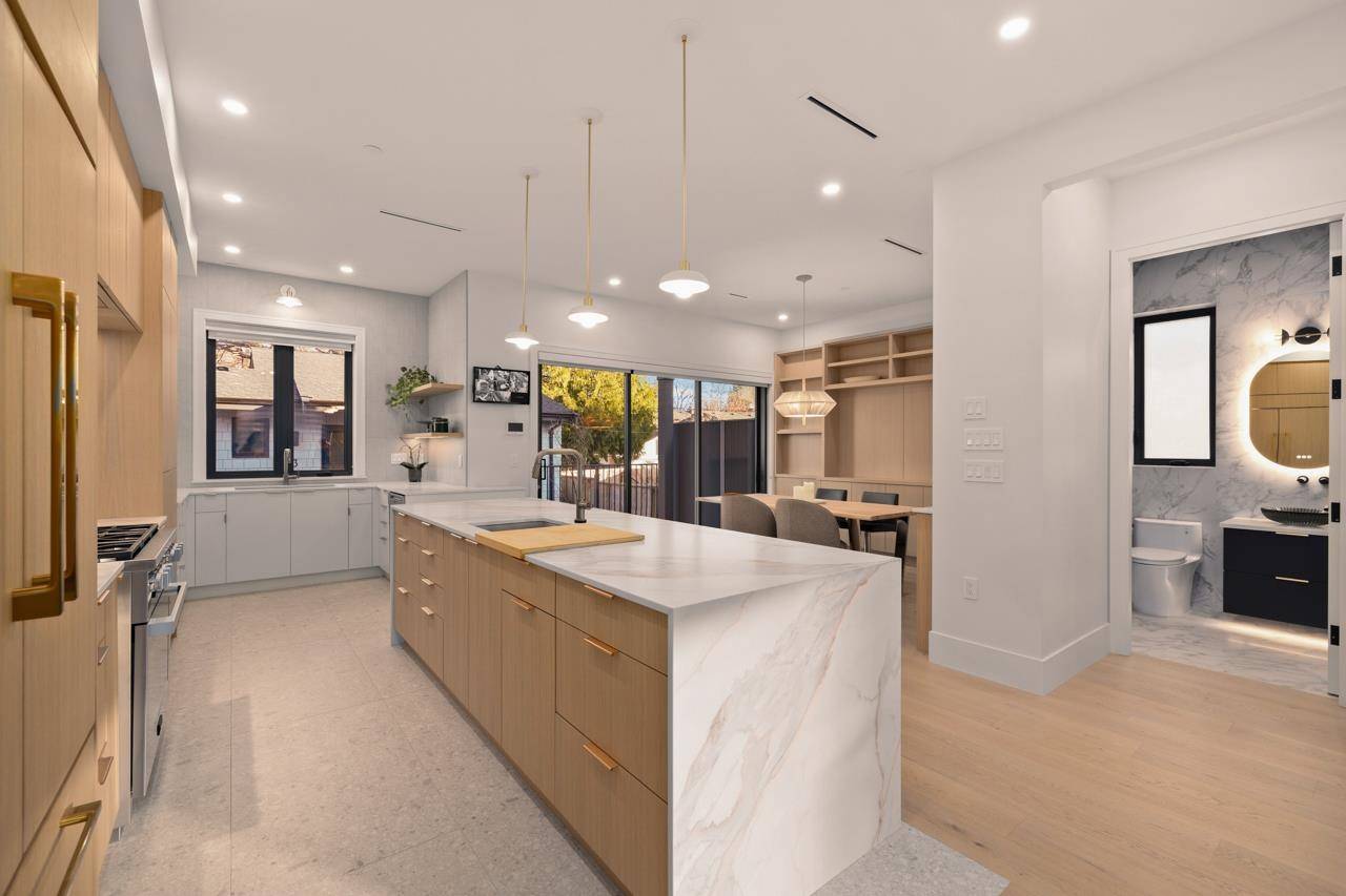 6408 Vine ST Vancouver, BC V6M 4B1