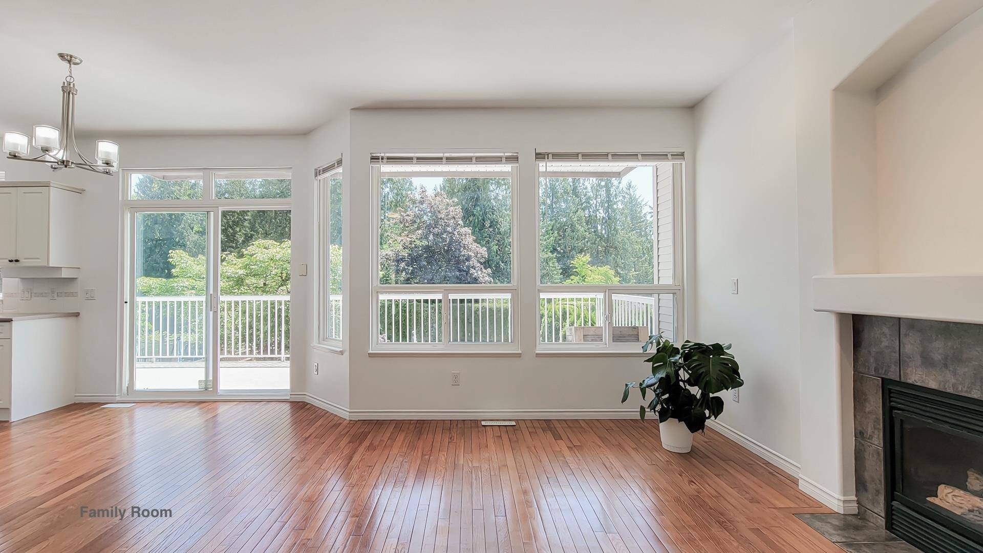 Maple Ridge, BC V2W 1E5,23808 Kanaka WAY