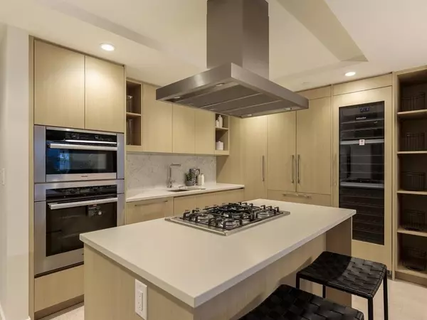 Vancouver, BC V5Y 0N3,1768 Cook ST #911