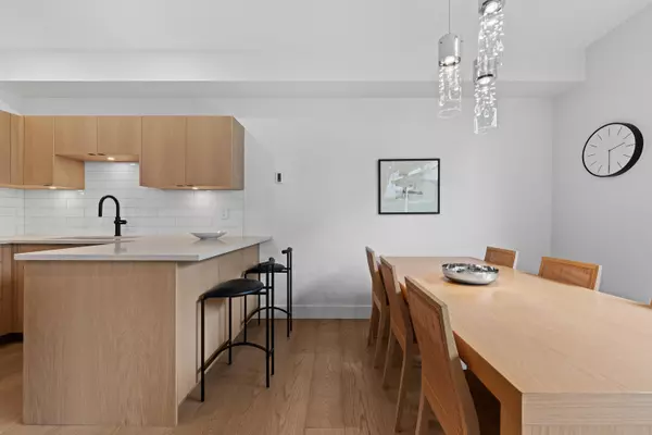 West Vancouver, BC V7V 1K4,2242 Marine DR #105