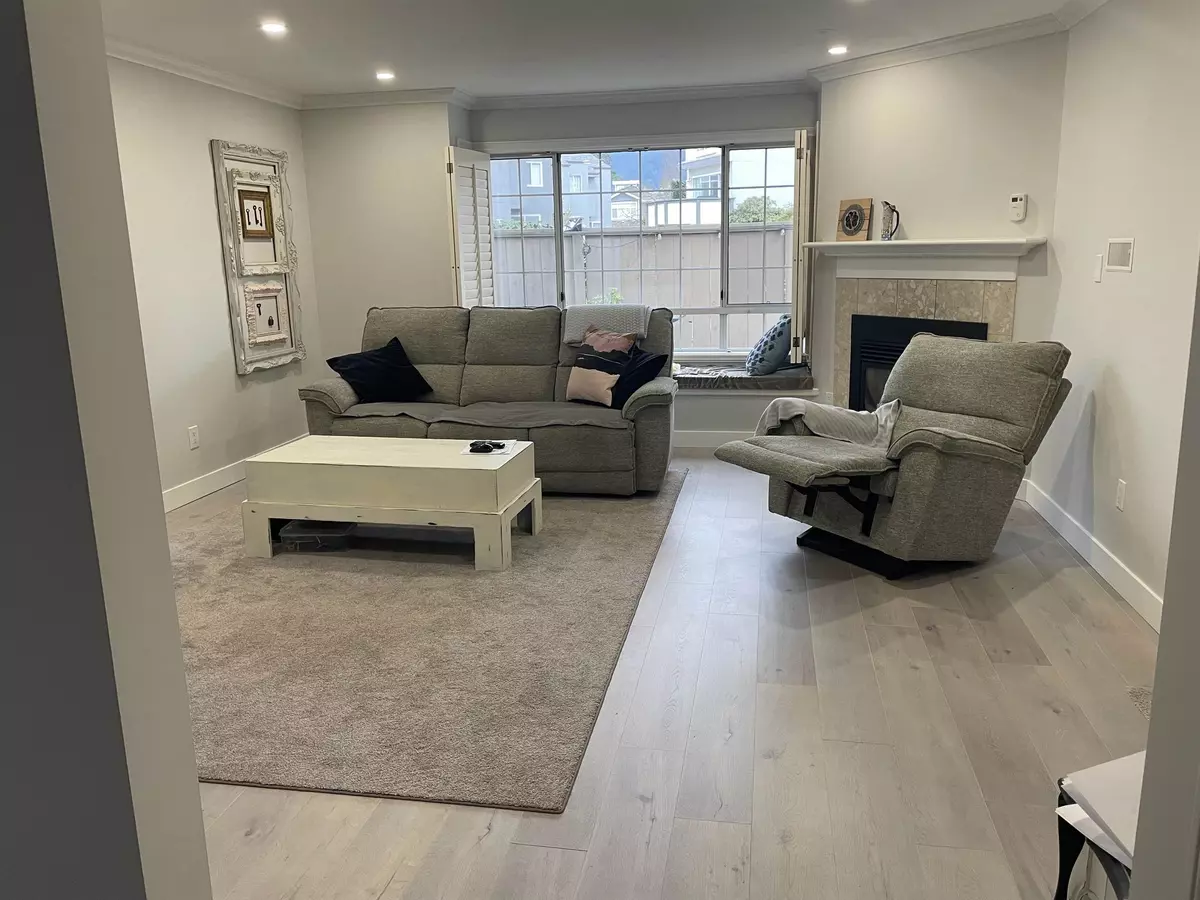North Vancouver, BC V7M 1T7,225 W 16th ST #13