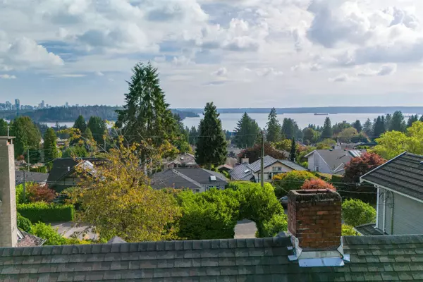 West Vancouver, BC V7T 2E9,1427 Lawson AVE