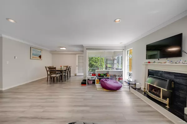 White Rock, BC V4B 3S8,1552 Everall ST #3