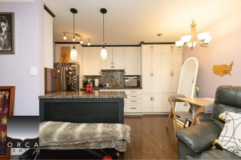 1442 Blackwood ST #110 White Rock, BC V4B 3V5