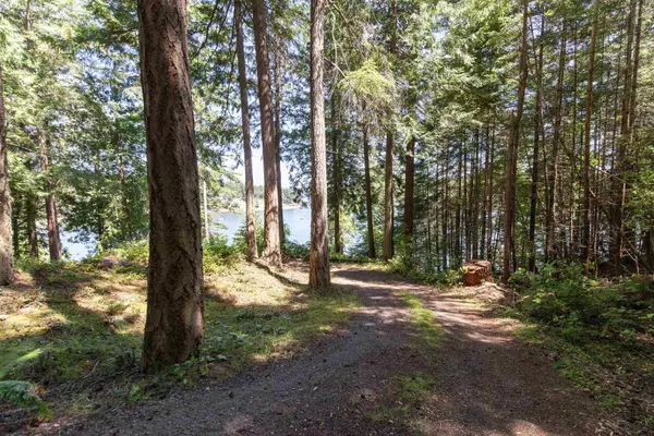 Mayne Island, BC V0N 2J2,706 Horton Bay RD