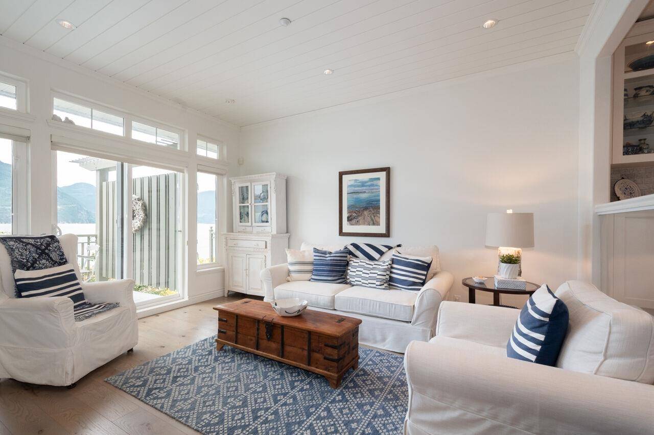 9 Beach DR Furry Creek, BC V8B 1A2