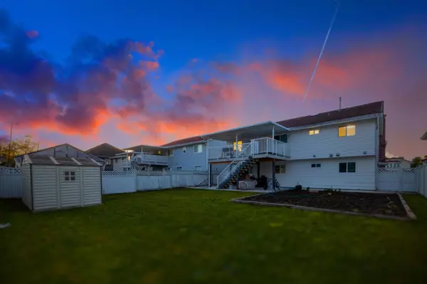 Surrey, BC V3V 6T3,12452 90a AVE