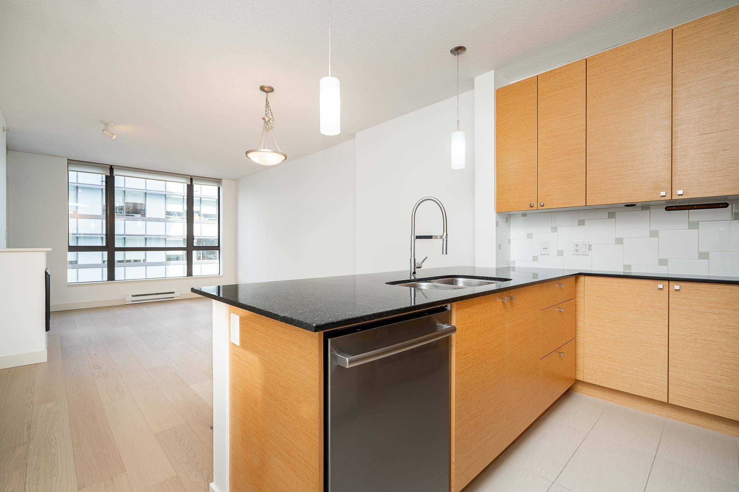 Port Moody, BC V3H 0E1,400 Capilano RD #709