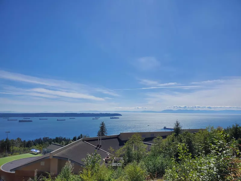 2870 Rodgers Creek LN, West Vancouver, BC V7S 0A7