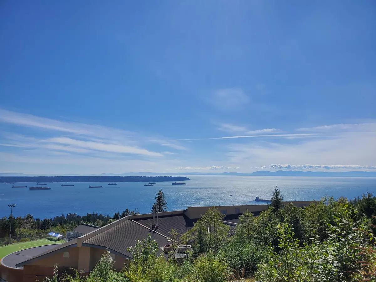West Vancouver, BC V7S 0A7,2870 Rodgers Creek LN