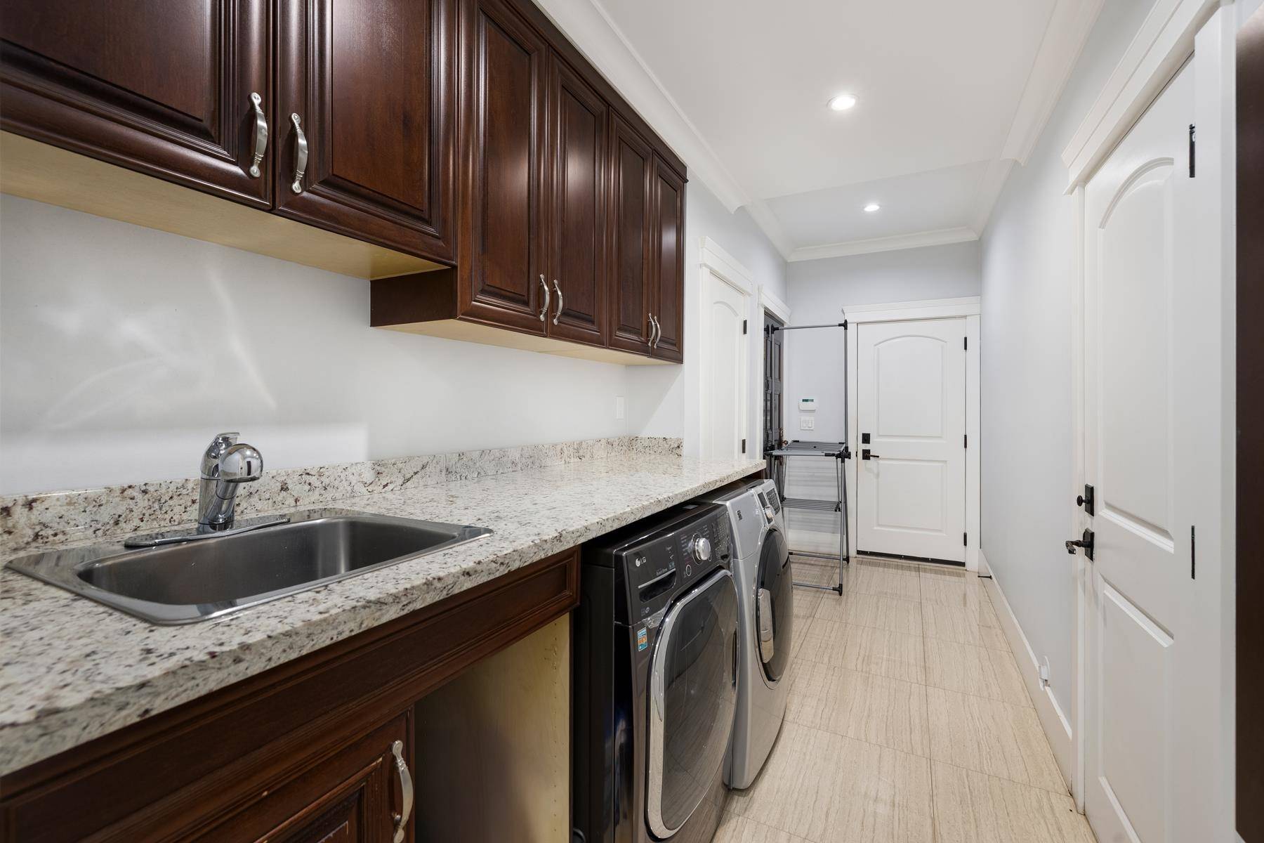 2091 Mclennan AVE Richmond, BC V6X 2N3
