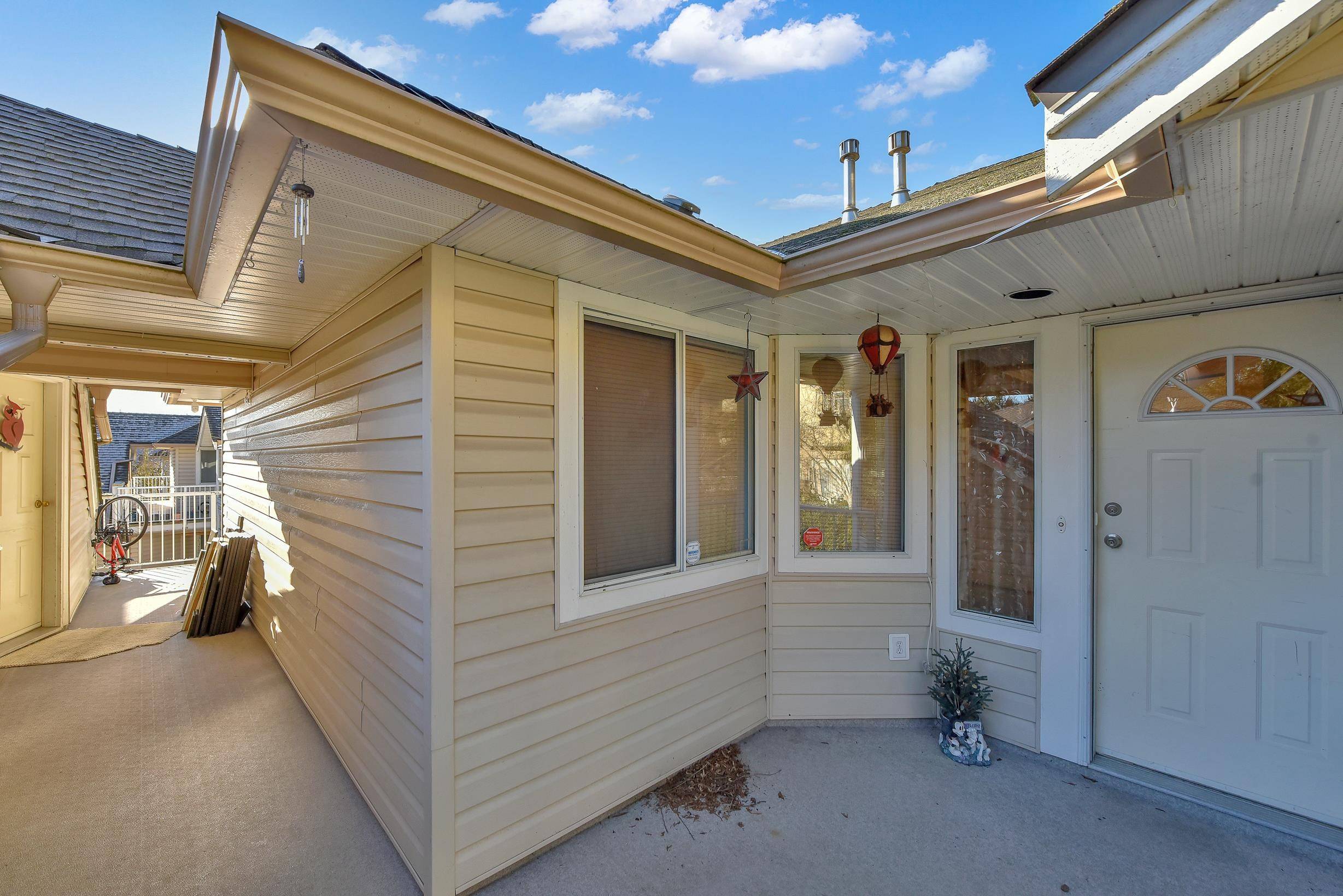 Surrey, BC V4N 0N4,16031 82 AVE #207