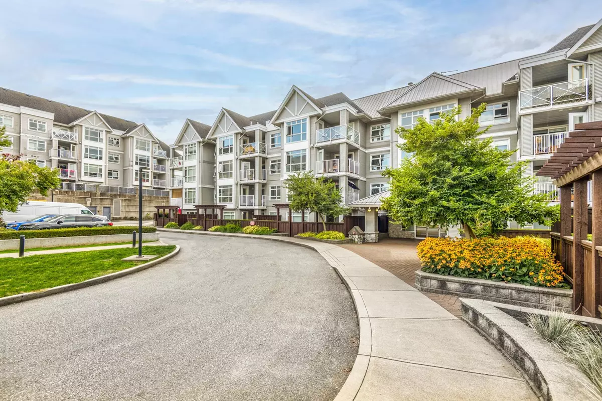 Port Moody, BC V3H 5C8,3122 St Johns ST #425