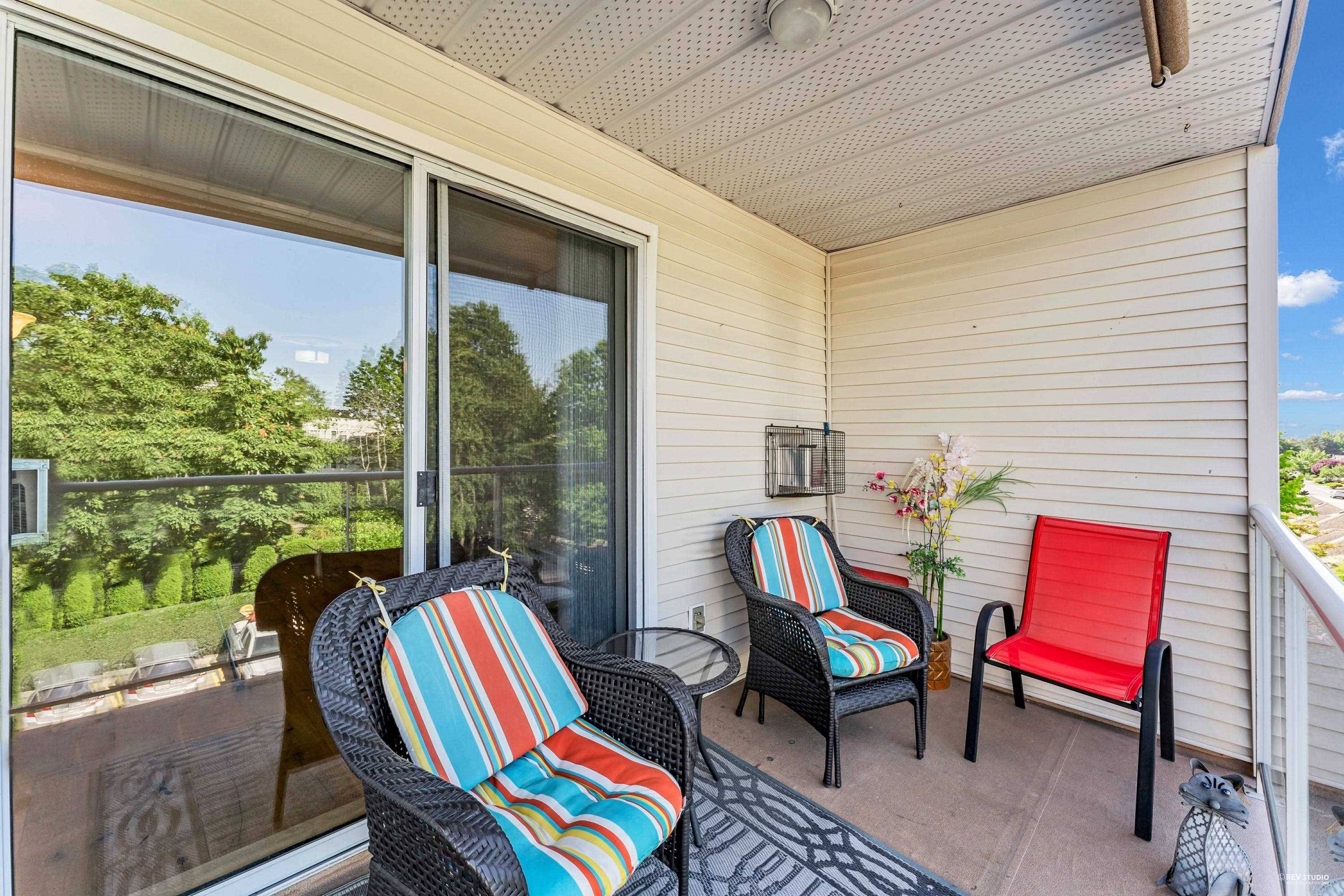 4758 53 ST #302 Delta, BC V4K 2Z1
