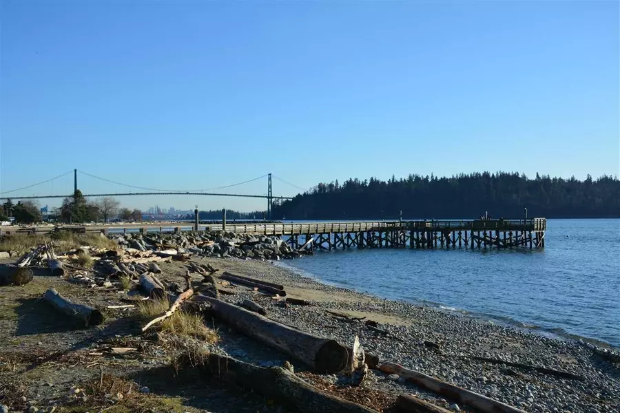1331 Marine DR #306, West Vancouver, BC V7T 1B6