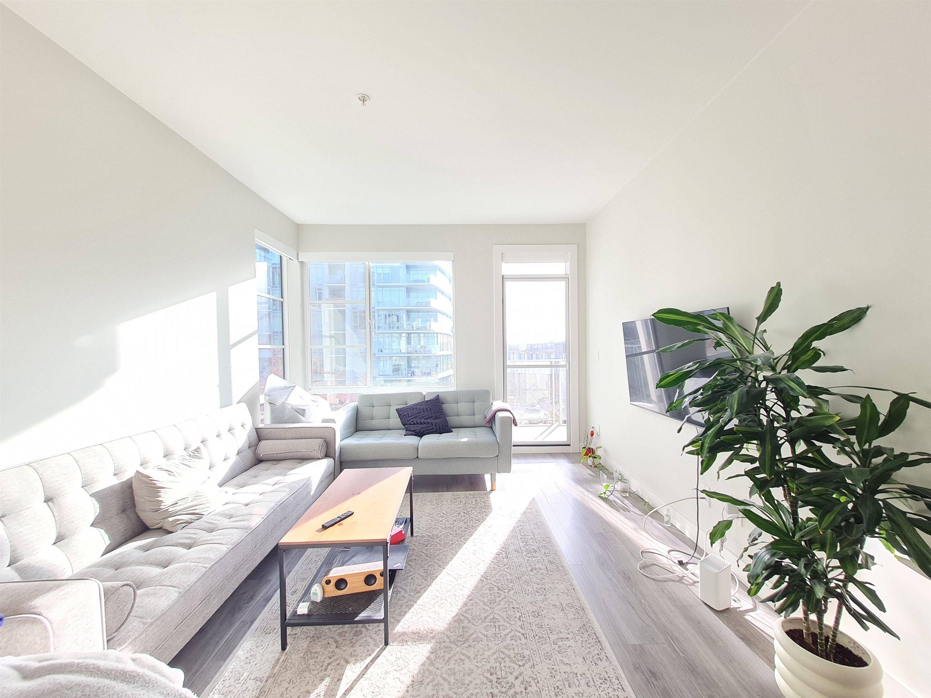 1768 Gilmore AVE #205, Burnaby, BC V5C 0L4