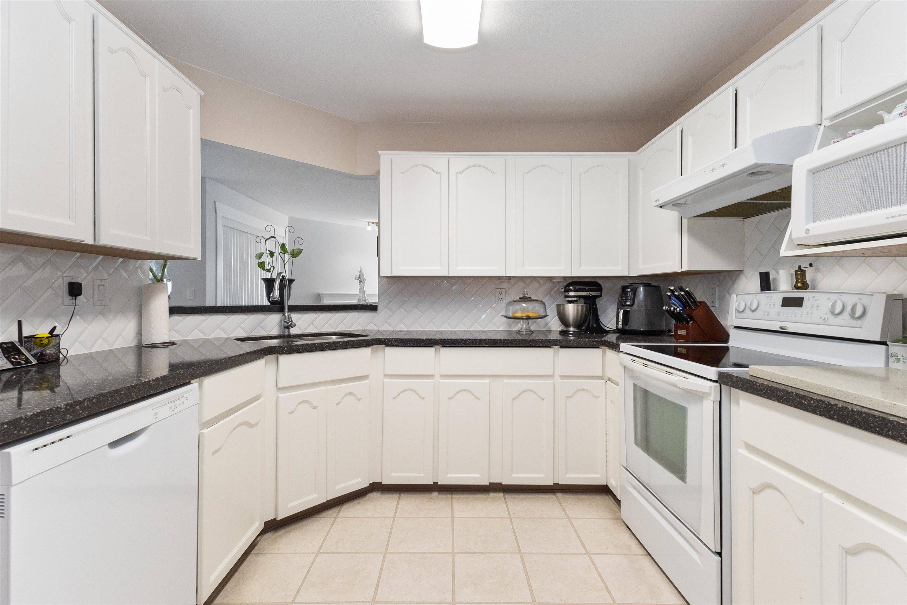 2475 Emerson ST #5 Abbotsford, BC V2T 4W5