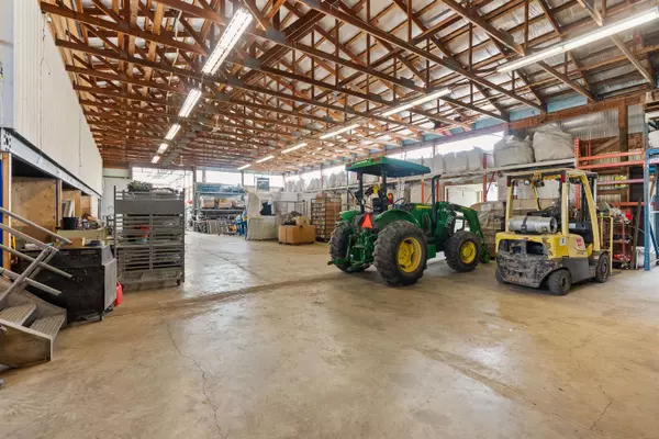 Surrey, BC V3Z 9S5,1262 176 ST