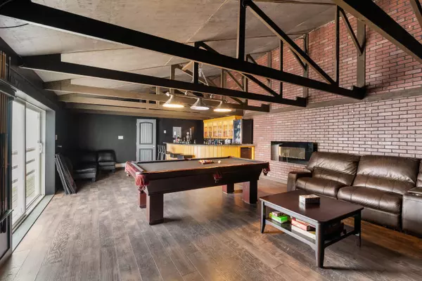 Surrey, BC V3Z 9S5,1262 176 ST