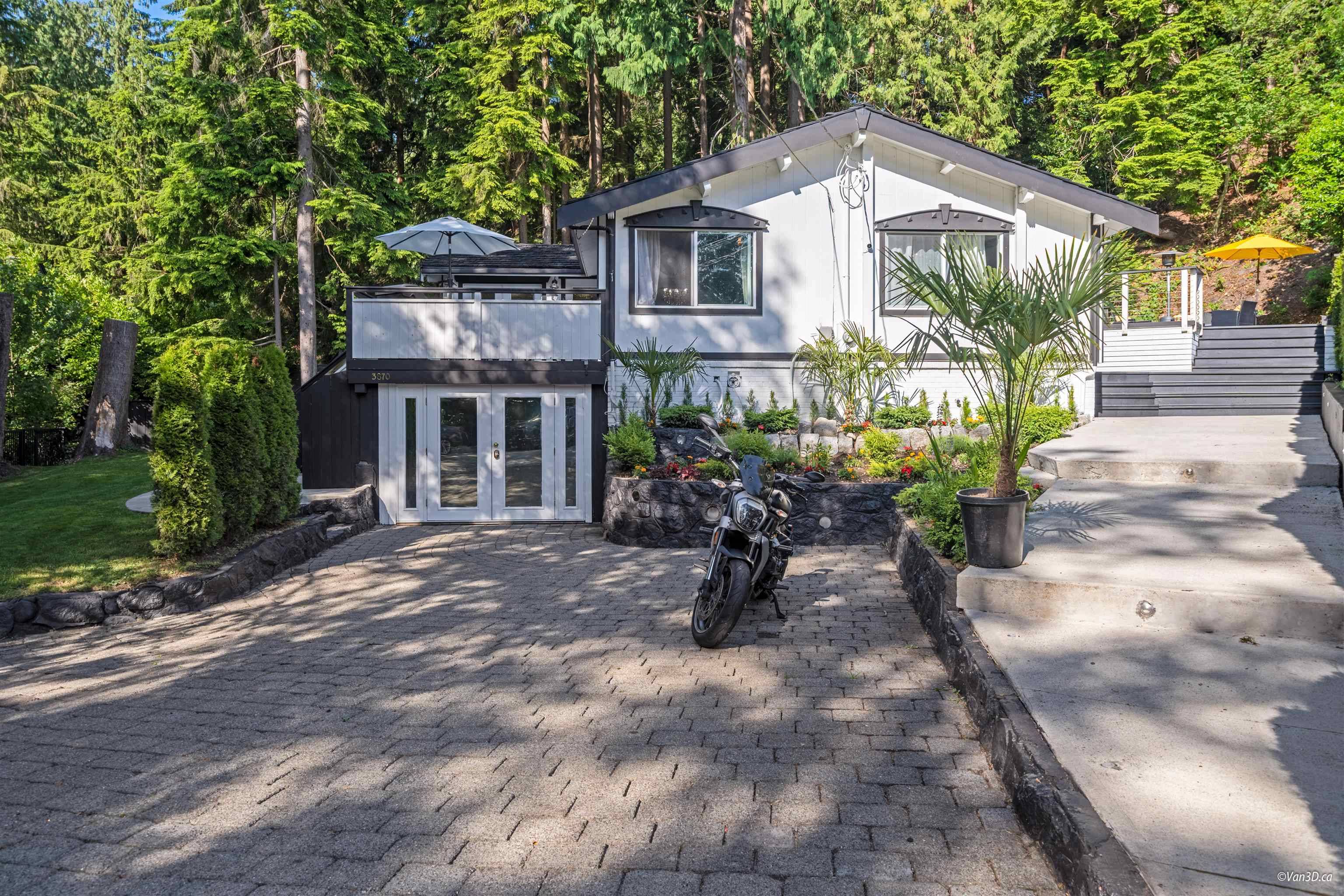 3870 Emerald DR, North Vancouver, BC V7R 3B8