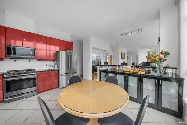 Vancouver, BC V6E 4R8,1239 W Georgia ST #3402