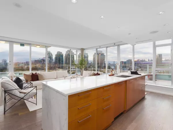 221 Union ST #801 Vancouver, BC V6A 0B4