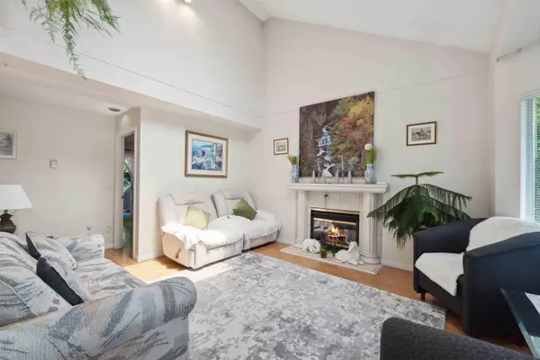 Maple Ridge, BC V2X 9J5,22537 Brickwood Close