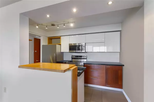 1850 Comox ST Vancouver, BC V6G 1R3