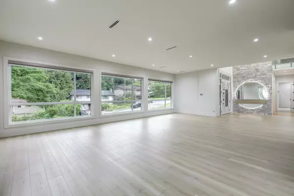 Surrey, BC V3R 3G9,11525 140 ST