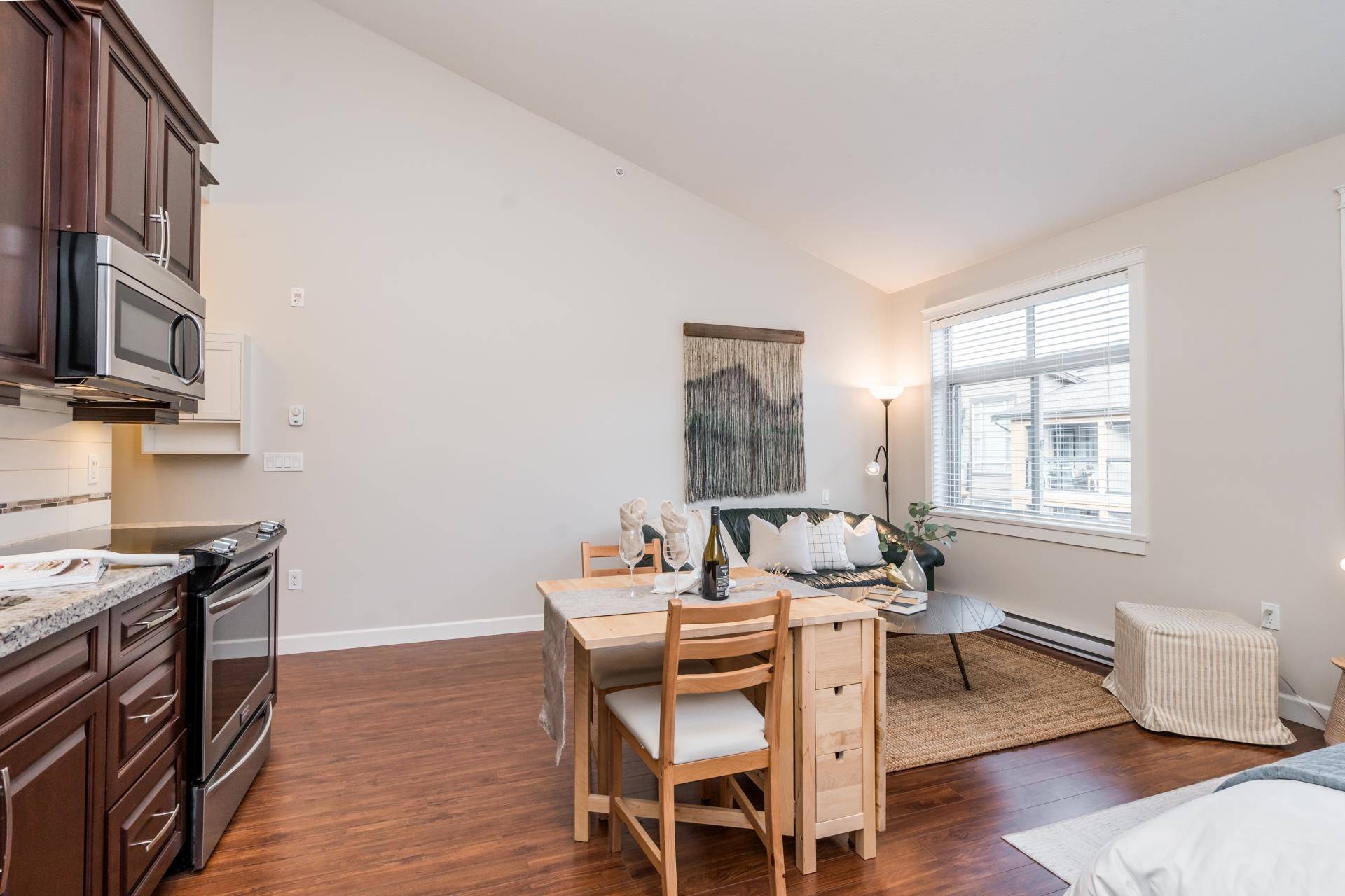 12635 190a ST #419 Pitt Meadows, BC V3Y 0E8