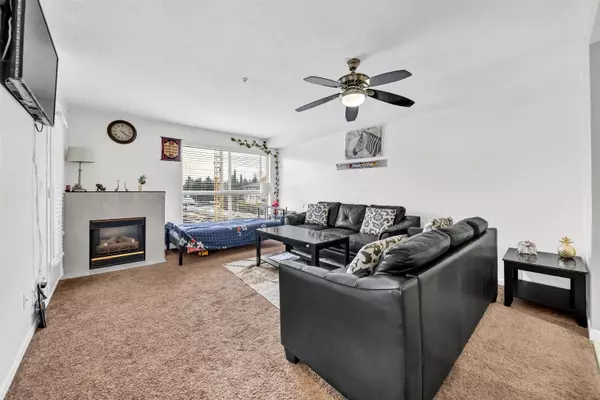Surrey, BC V3W 1E5,13780 76 AVE #306