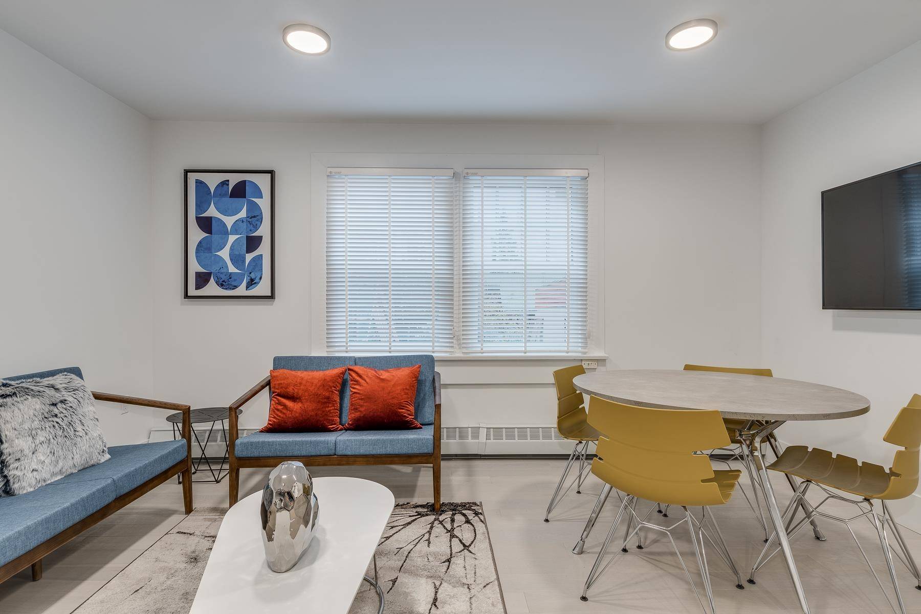 1425 Haro Street #102, Vancouver, BC V6G 1G2