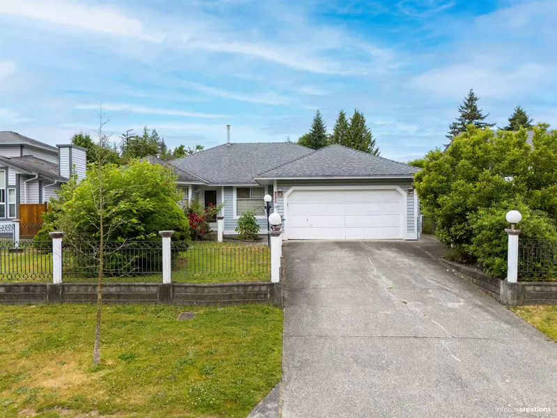 9393 160a ST, Surrey, BC V4N 2P4