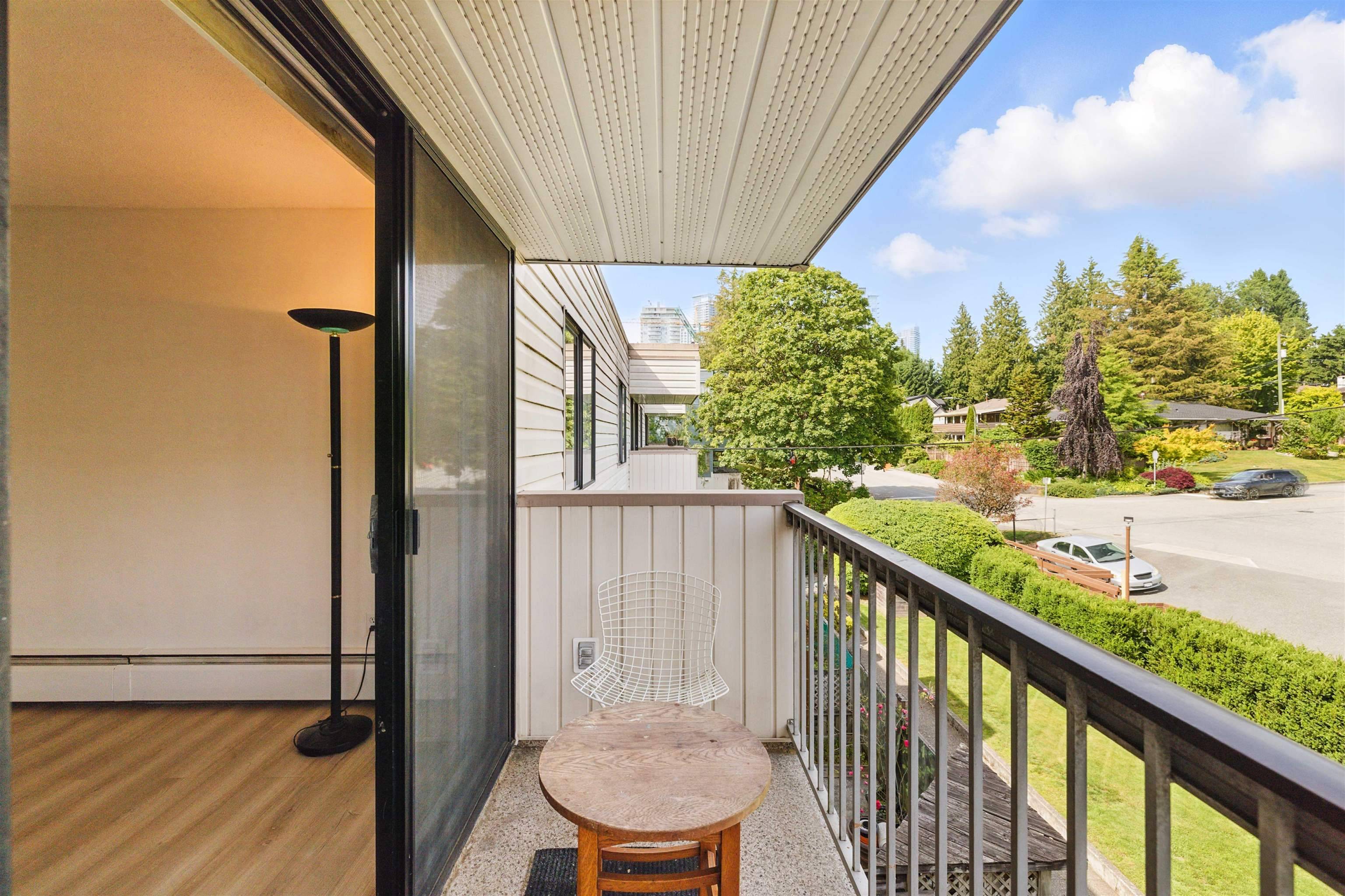 590 Whiting WAY #302, Coquitlam, BC V3J 3R9