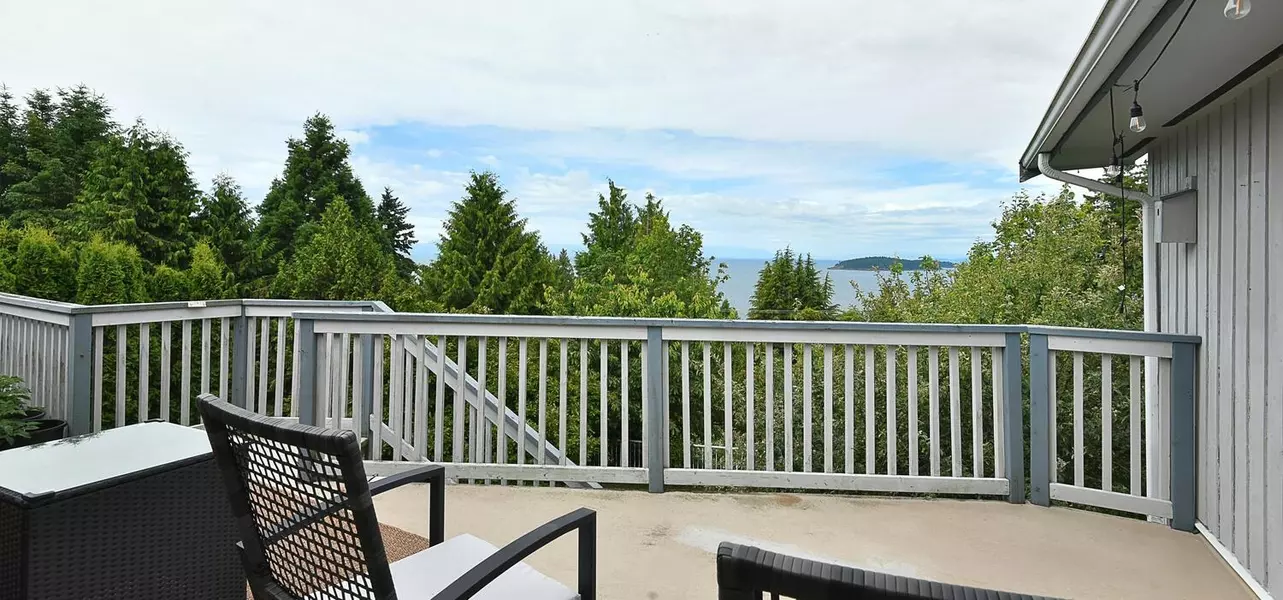 5133 Radcliffe RD, Sechelt, BC V7Z 0G5