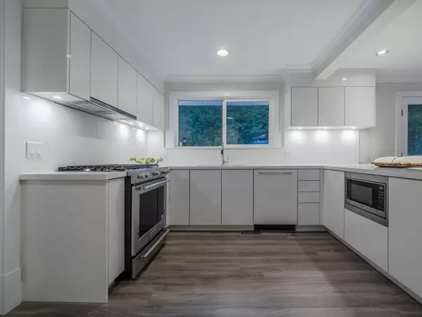 West Vancouver, BC V7S 1S3,638 King Georges WAY