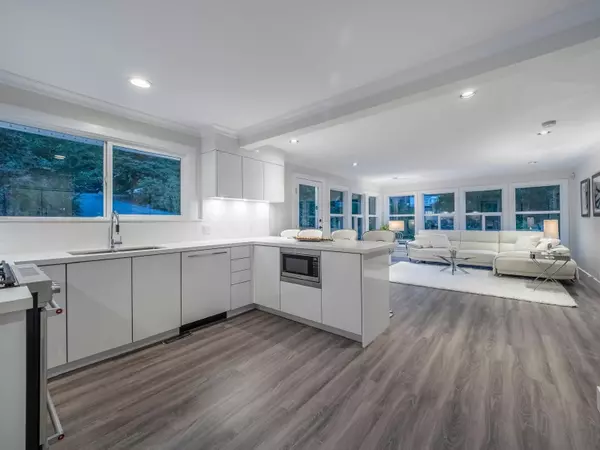 West Vancouver, BC V7S 1S3,638 King Georges WAY