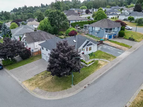 36381 Country PL, Abbotsford, BC V3G 1M2