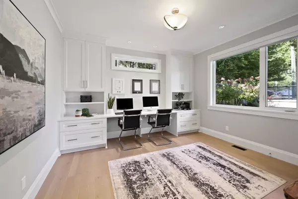 North Vancouver, BC V7L 1W1,441 E Keith RD